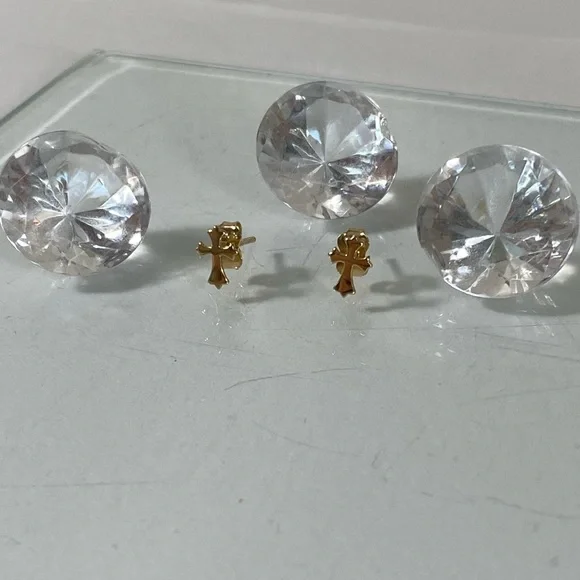 14K YELLOW GOLD cross crucifix studs ✝️ MADE IN TURKEY - Picture 7 of 15